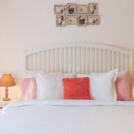 בוקרשט Studio T By Mrg Apartments מראה חיצוני תמונה