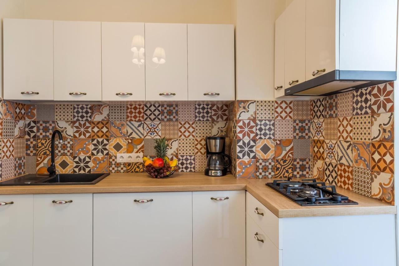 בוקרשט Studio T By Mrg Apartments מראה חיצוני תמונה