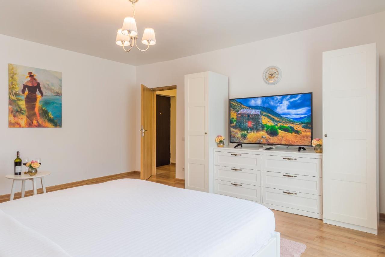 בוקרשט Studio T By Mrg Apartments מראה חיצוני תמונה